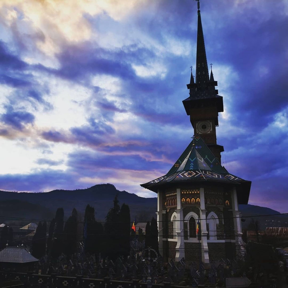Der fröhliche Friedhof von Săpânța – Reiseziel, Bilder, Sehenswertes,  Information | Urlaub in Rumänien
